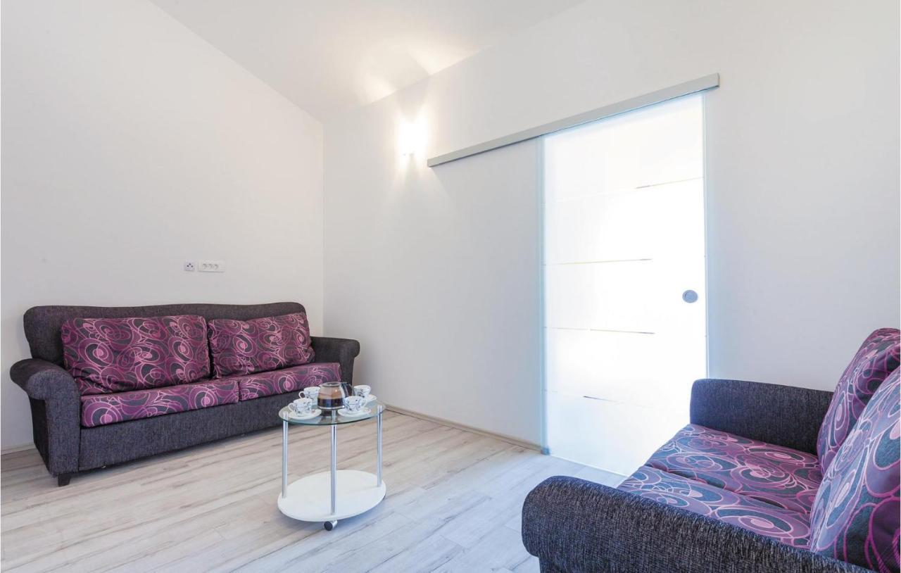 Lovely Apartment In Kastel Stafilic With Jacuzzi Kaštela Exterior foto