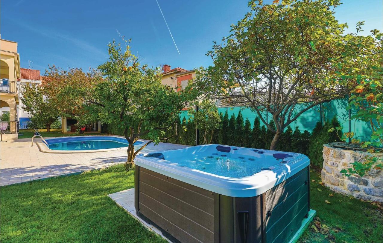 Lovely Apartment In Kastel Stafilic With Jacuzzi Kaštela Exterior foto